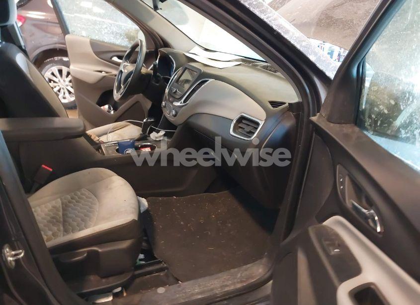 Photo 5 of 2019 Chevrolet Equinox LS (VIN 3GNAXHEV6KS562782)