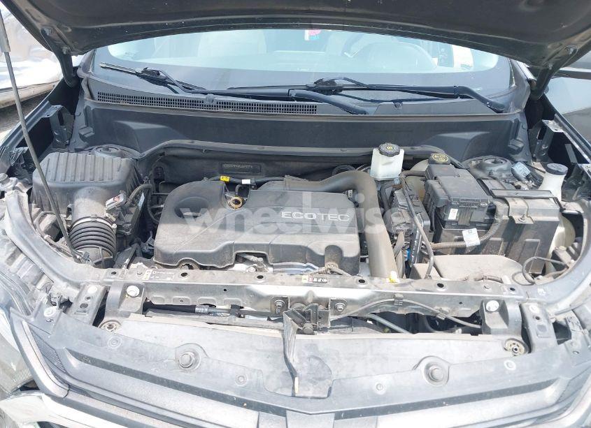 Photo 10 of 2019 Chevrolet Equinox LS (VIN 3GNAXHEV6KS659819)