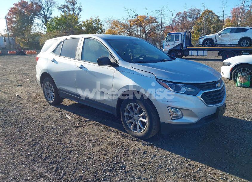 2020 Chevrolet Equinox FWD LS (VIN 3GNAXHEV6LS509548) main photo