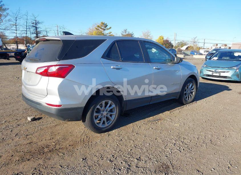 Photo 4 of 2020 Chevrolet Equinox FWD LS (VIN 3GNAXHEV6LS509548)