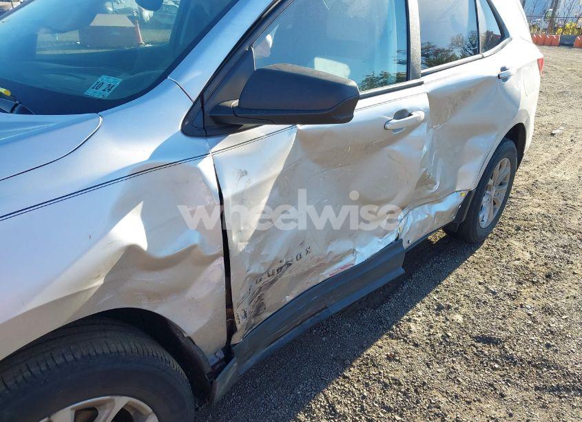 Photo 6 of 2020 Chevrolet Equinox FWD LS (VIN 3GNAXHEV6LS509548)