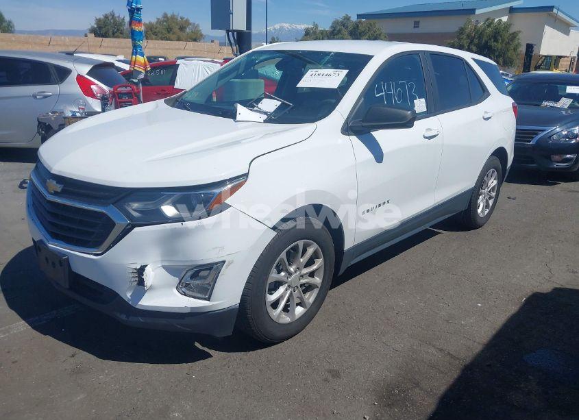 Photo 2 of 2020 Chevrolet Equinox FWD LS (VIN 3GNAXHEV6LS653973)