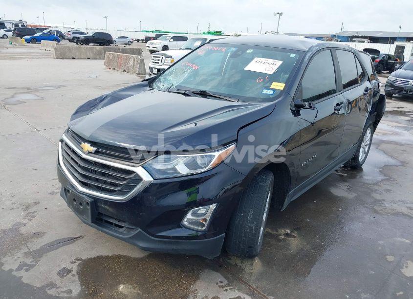 Photo 2 of 2021 Chevrolet Equinox FWD LS (VIN 3GNAXHEV6MS112567)