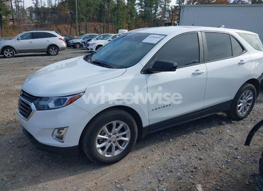Photo 2 of 2021 Chevrolet Equinox FWD LS (VIN 3GNAXHEV6MS114173)