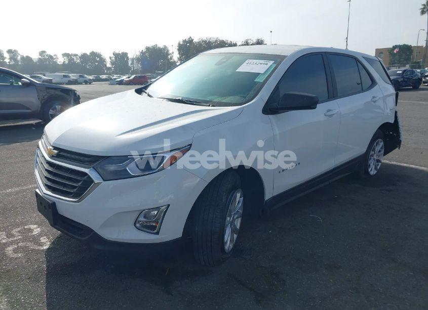 Photo 2 of 2021 Chevrolet Equinox FWD LS (VIN 3GNAXHEV6MS117977)