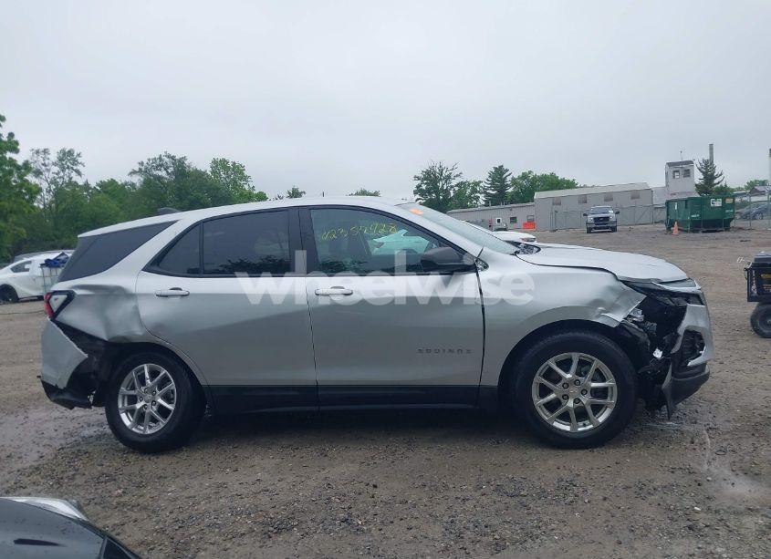 Photo 14 of 2022 Chevrolet Equinox FWD LS (VIN 3GNAXHEV6NS159907)