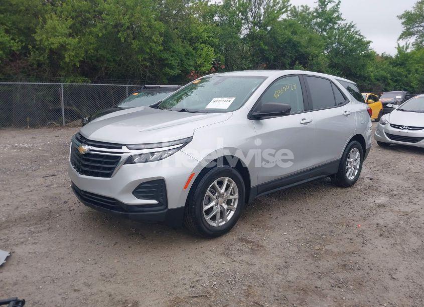 Photo 2 of 2022 Chevrolet Equinox FWD LS (VIN 3GNAXHEV6NS159907)