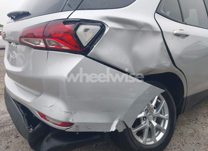 Photo 6 of 2022 Chevrolet Equinox FWD LS (VIN 3GNAXHEV6NS159907)