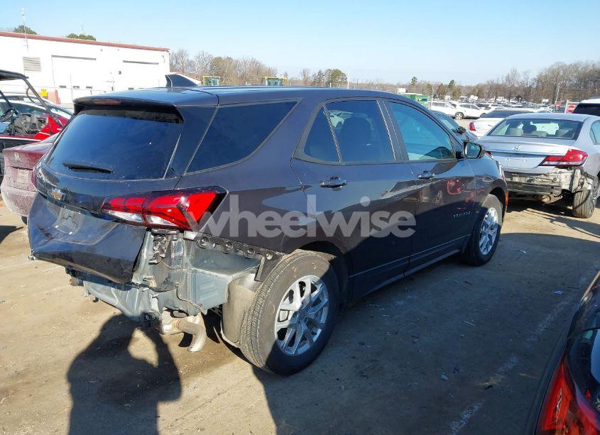Photo 4 of 2022 Chevrolet Equinox FWD LS (VIN 3GNAXHEV6NS202089)
