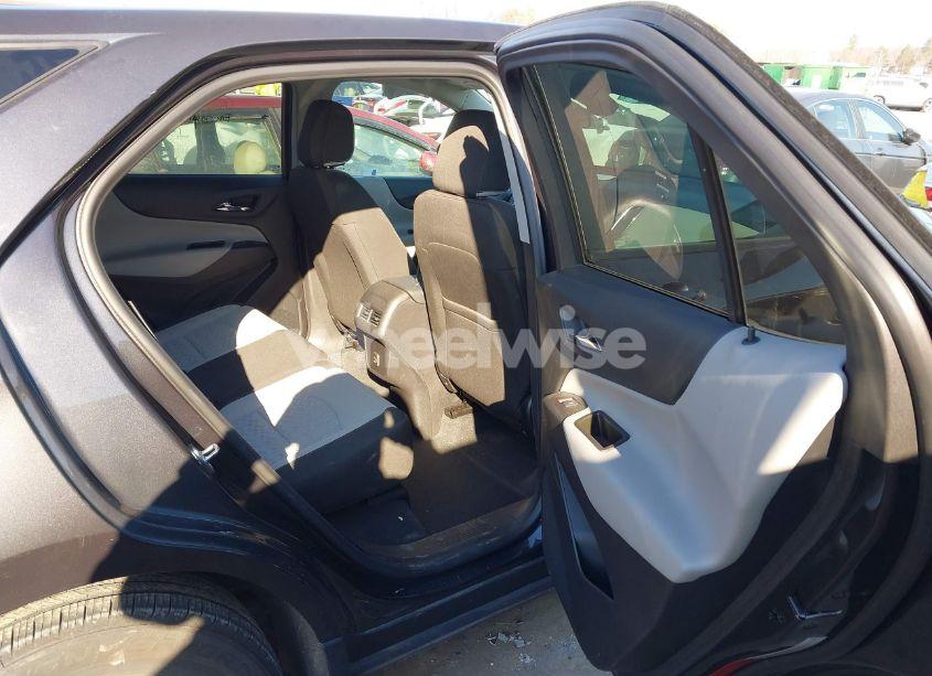 Photo 8 of 2022 Chevrolet Equinox FWD LS (VIN 3GNAXHEV6NS202089)
