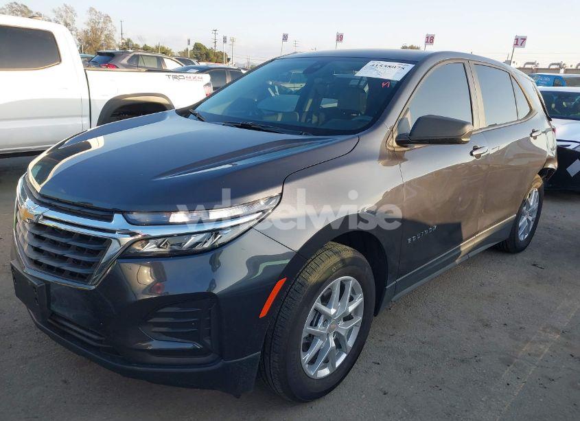 Photo 2 of 2022 Chevrolet Equinox FWD LS (VIN 3GNAXHEV6NS214680)