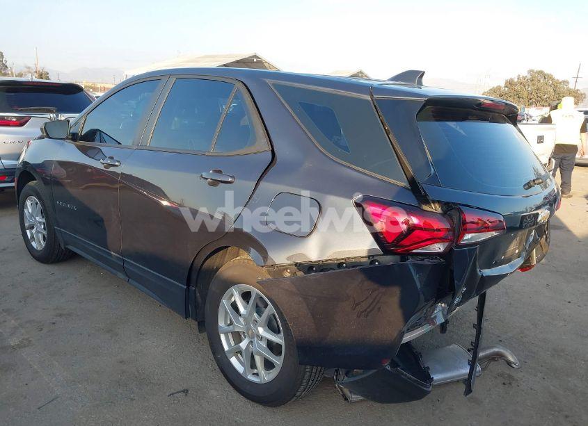 Photo 3 of 2022 Chevrolet Equinox FWD LS (VIN 3GNAXHEV6NS214680)