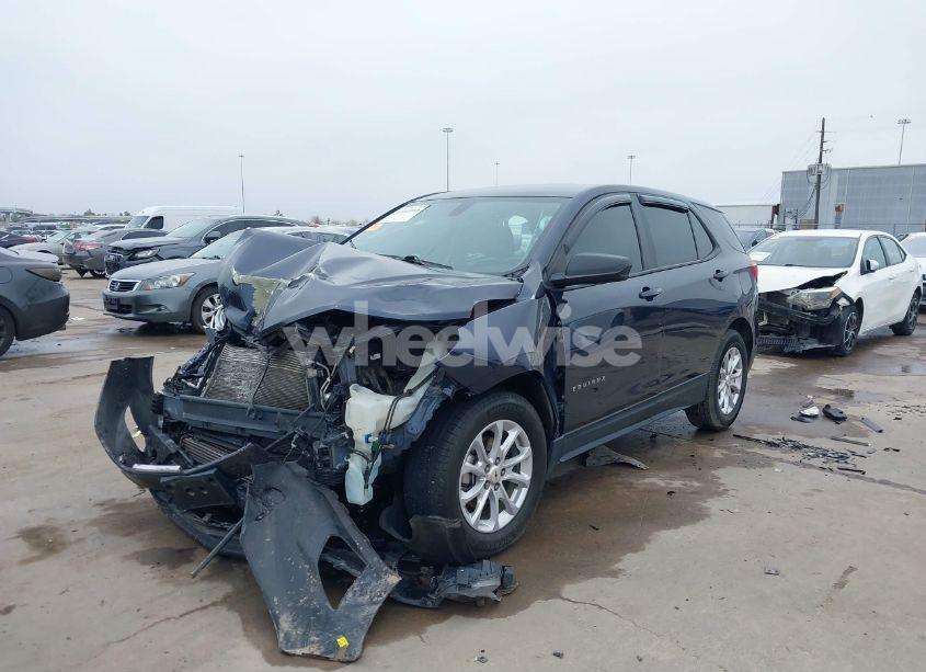 Photo 2 of 2018 Chevrolet Equinox LS (VIN 3GNAXHEV7JS613950)
