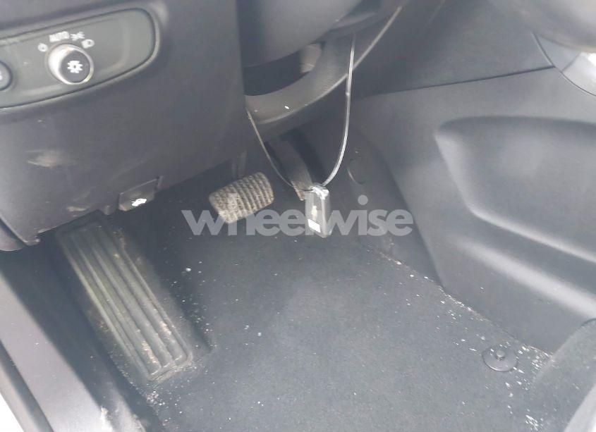 Photo 11 of 2019 Chevrolet Equinox LS (VIN 3GNAXHEV7KS625808)