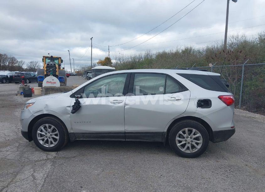 Photo 14 of 2019 Chevrolet Equinox LS (VIN 3GNAXHEV7KS625808)