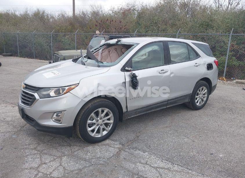 Photo 2 of 2019 Chevrolet Equinox LS (VIN 3GNAXHEV7KS625808)