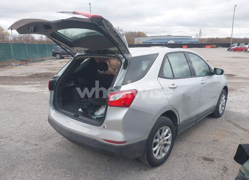 Photo 4 of 2019 Chevrolet Equinox LS (VIN 3GNAXHEV7KS625808)