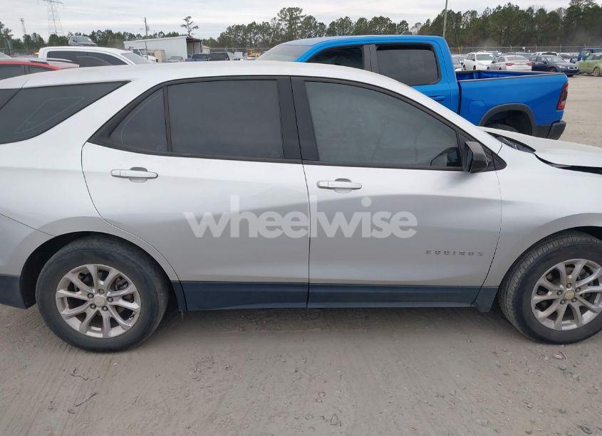 Photo 13 of 2019 Chevrolet Equinox LS (VIN 3GNAXHEV7KS646190)