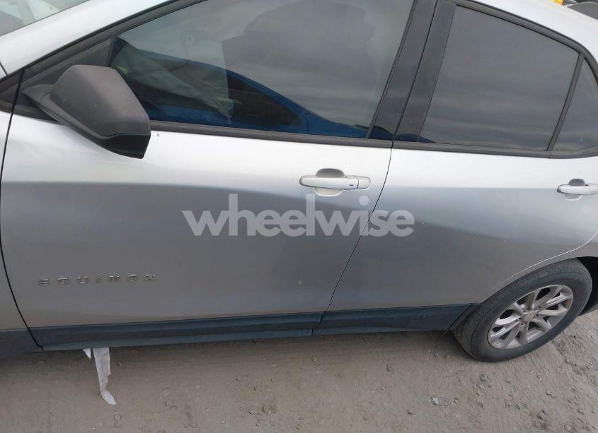 Photo 14 of 2019 Chevrolet Equinox LS (VIN 3GNAXHEV7KS646190)