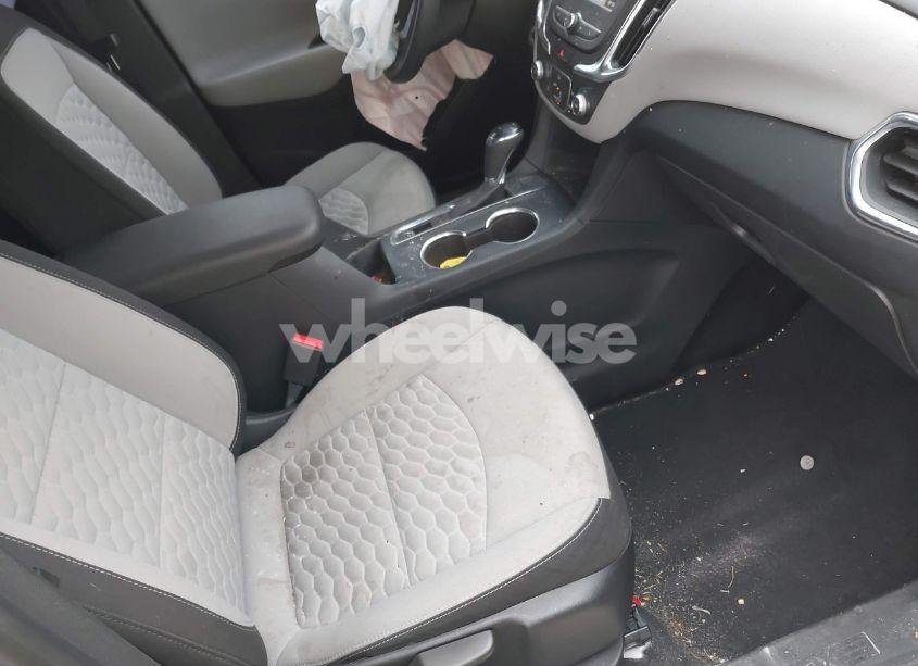 Photo 5 of 2019 Chevrolet Equinox LS (VIN 3GNAXHEV7KS646190)