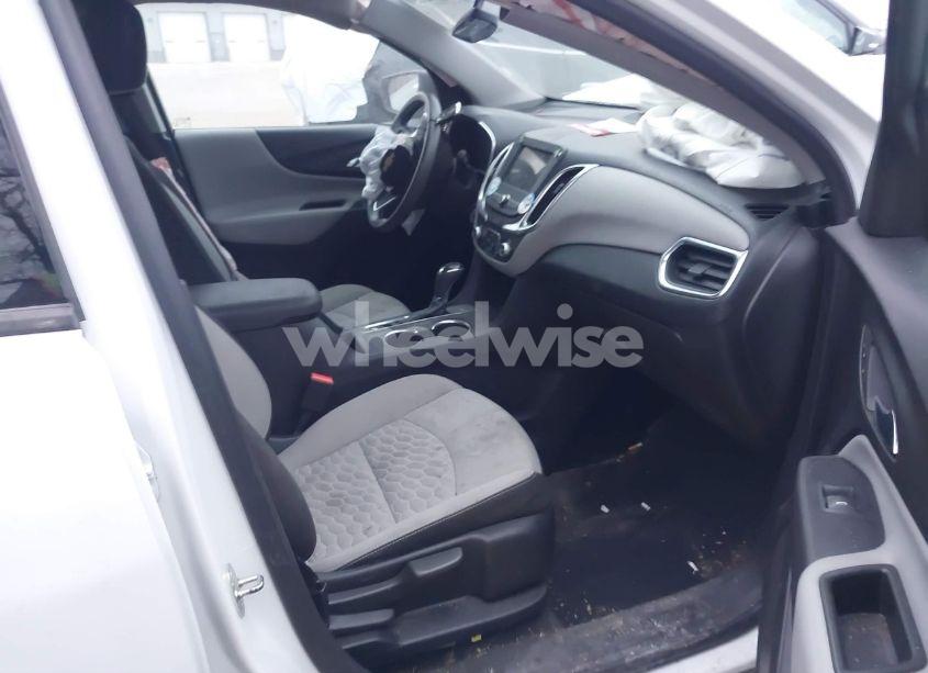 Photo 5 of 2019 Chevrolet Equinox LS (VIN 3GNAXHEV7KS659344)