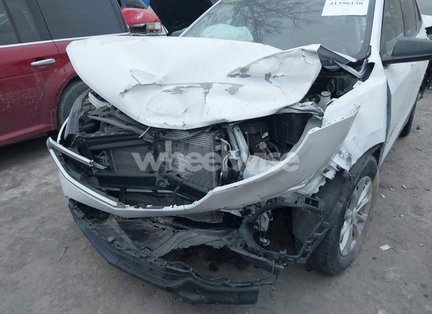 Photo 6 of 2019 Chevrolet Equinox LS (VIN 3GNAXHEV7KS659344)