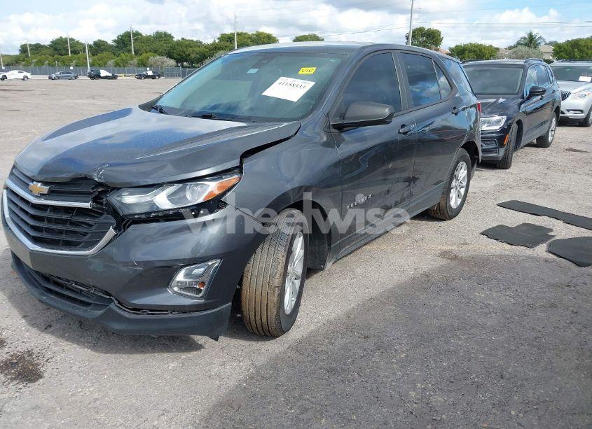 Photo 2 of 2020 Chevrolet Equinox FWD LS (VIN 3GNAXHEV7LS668322)