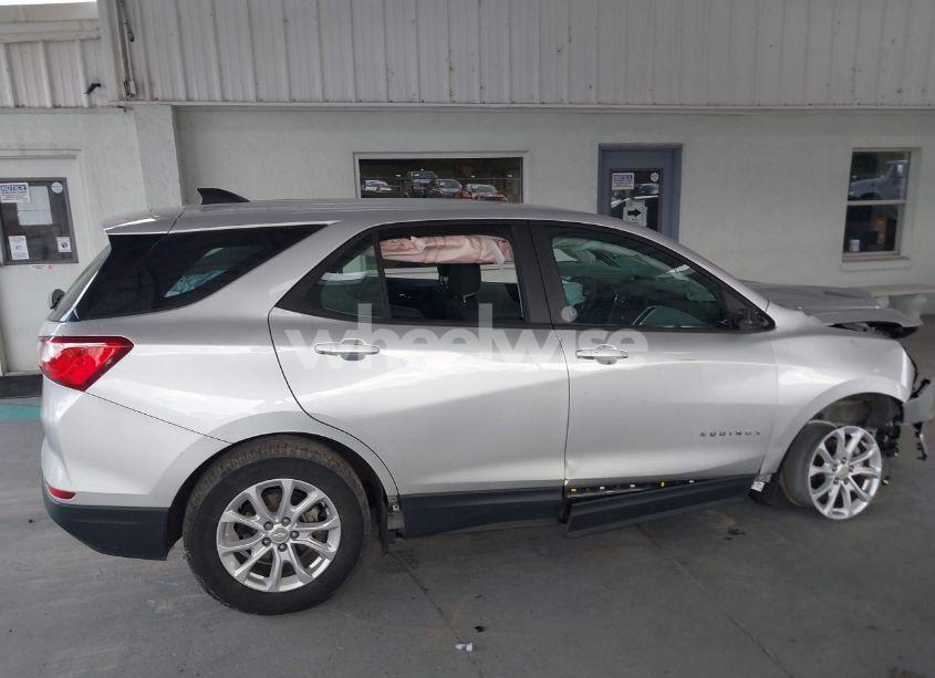 Photo 13 of 2020 Chevrolet Equinox FWD LS (VIN 3GNAXHEV7LS692927)