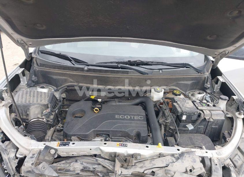 Photo 10 of 2020 Chevrolet Equinox FWD LS (VIN 3GNAXHEV7LS704980)