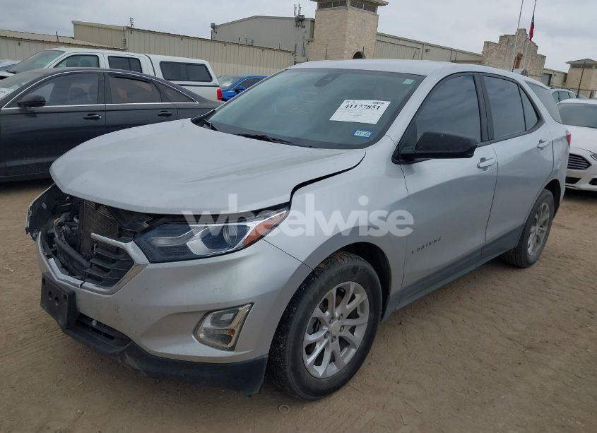 Photo 2 of 2020 Chevrolet Equinox FWD LS (VIN 3GNAXHEV7LS704980)