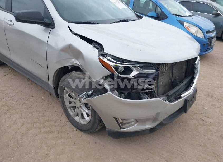 Photo 6 of 2020 Chevrolet Equinox FWD LS (VIN 3GNAXHEV7LS704980)