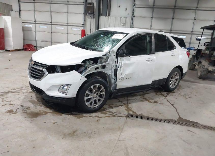 Photo 2 of 2020 Chevrolet Equinox FWD LS (VIN 3GNAXHEV7LS708172)
