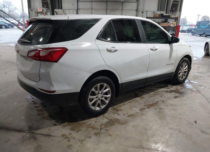 Photo 4 of 2020 Chevrolet Equinox FWD LS (VIN 3GNAXHEV7LS708172)
