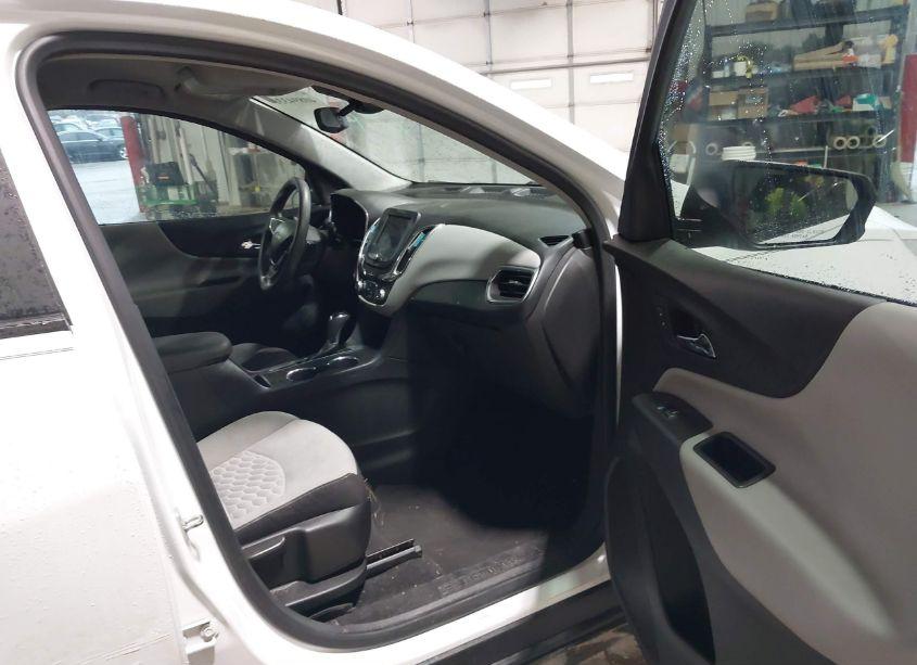 Photo 5 of 2020 Chevrolet Equinox FWD LS (VIN 3GNAXHEV7LS708172)