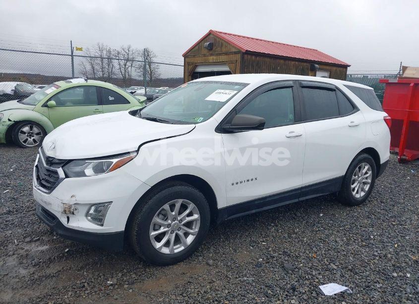 Photo 2 of 2021 Chevrolet Equinox FWD LS (VIN 3GNAXHEV7MS172728)