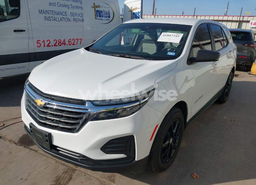 Photo 2 of 2022 Chevrolet Equinox FWD LS (VIN 3GNAXHEV7NS107864)