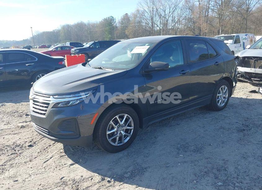 Photo 2 of 2022 Chevrolet Equinox FWD LS (VIN 3GNAXHEV7NS174173)