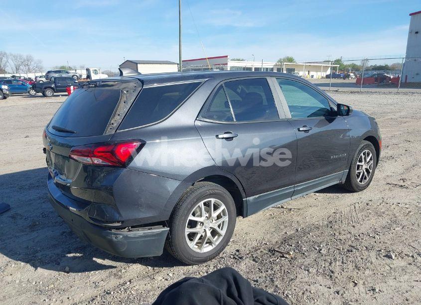 Photo 4 of 2022 Chevrolet Equinox FWD LS (VIN 3GNAXHEV7NS174173)
