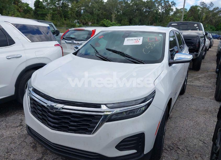 Photo 2 of 2022 Chevrolet Equinox FWD LS (VIN 3GNAXHEV7NS237661)