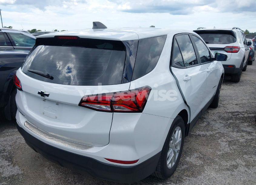 Photo 4 of 2022 Chevrolet Equinox FWD LS (VIN 3GNAXHEV7NS237661)
