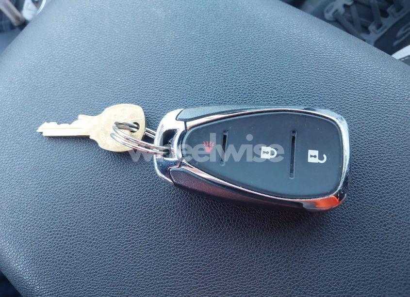 Photo 11 of 2018 Chevrolet Equinox LS (VIN 3GNAXHEV8JL100684)