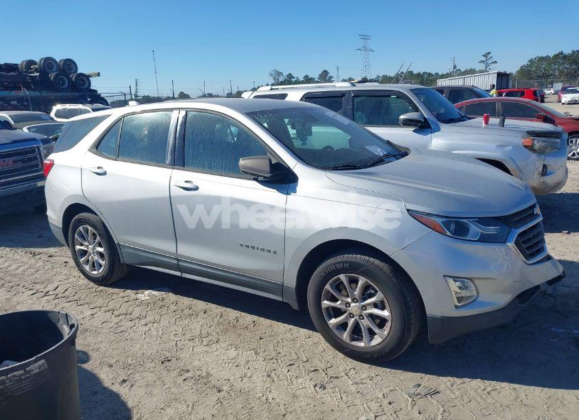 Photo 13 of 2018 Chevrolet Equinox LS (VIN 3GNAXHEV8JL100684)