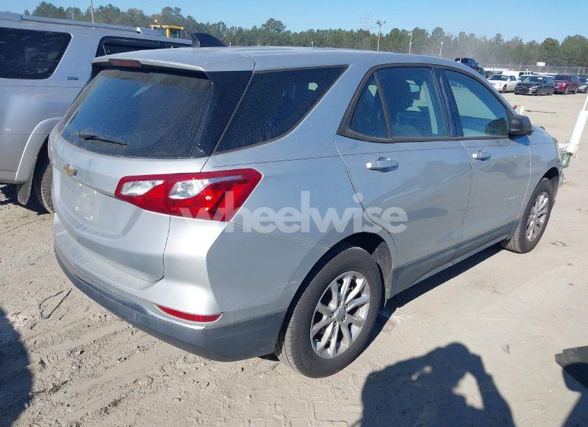 Photo 4 of 2018 Chevrolet Equinox LS (VIN 3GNAXHEV8JL100684)