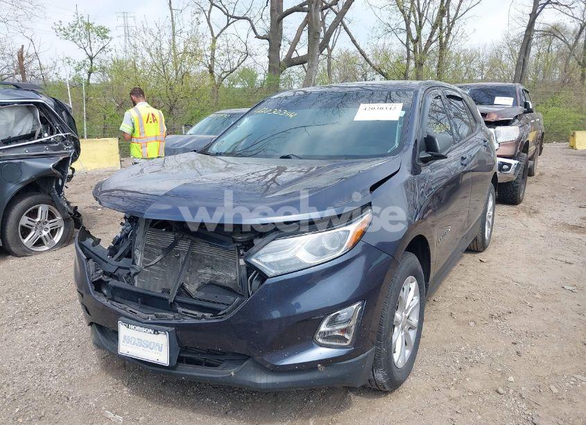 Photo 2 of 2018 Chevrolet Equinox LS (VIN 3GNAXHEV8JL393227)