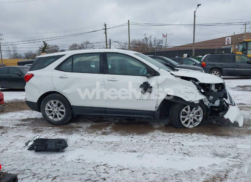 Photo 14 of 2018 Chevrolet Equinox LS (VIN 3GNAXHEV8JL395446)
