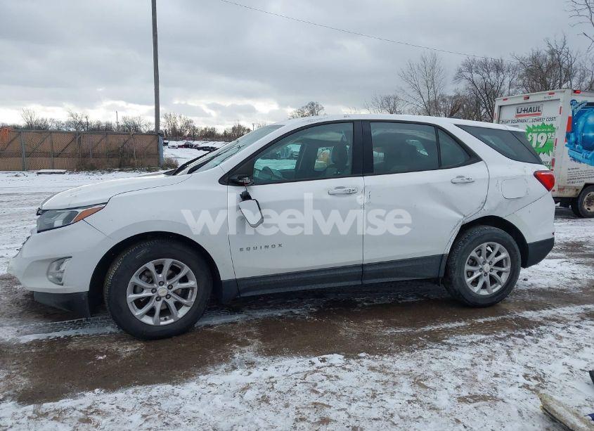 Photo 15 of 2018 Chevrolet Equinox LS (VIN 3GNAXHEV8JL395446)