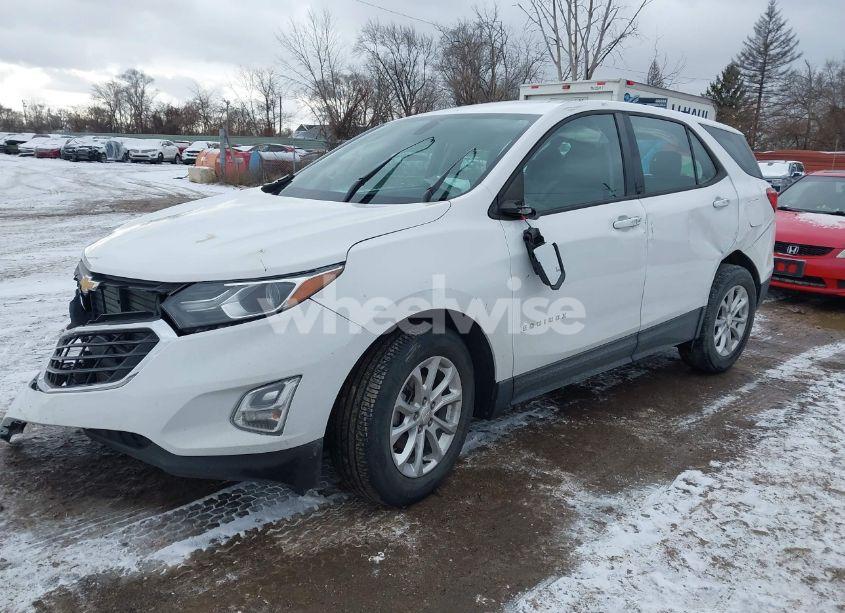 Photo 2 of 2018 Chevrolet Equinox LS (VIN 3GNAXHEV8JL395446)