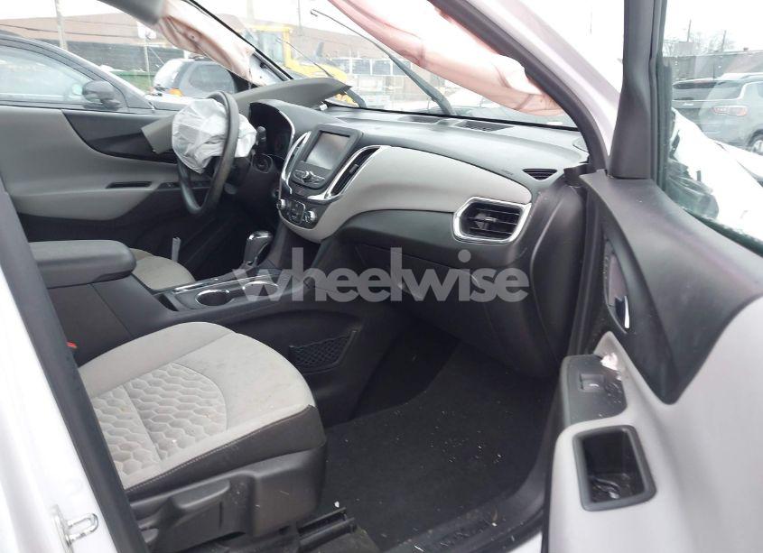 Photo 5 of 2018 Chevrolet Equinox LS (VIN 3GNAXHEV8JL395446)