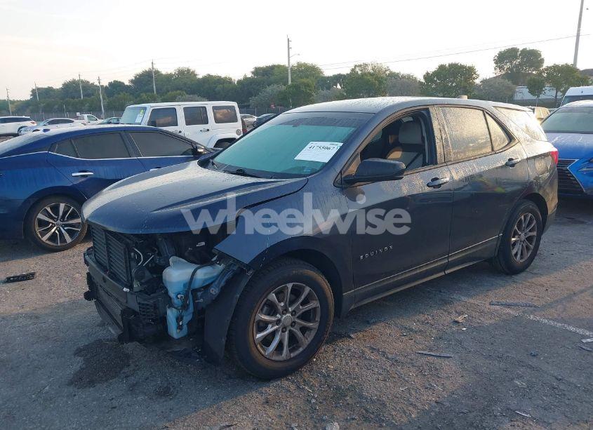 Photo 2 of 2018 Chevrolet Equinox LS (VIN 3GNAXHEV8JS503909)