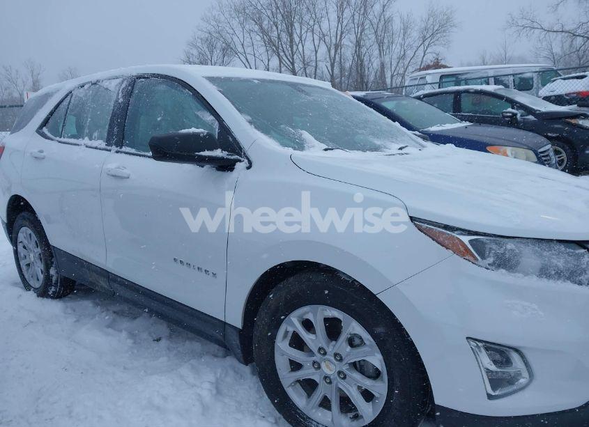 Photo 13 of 2018 Chevrolet Equinox LS (VIN 3GNAXHEV8JS645841)